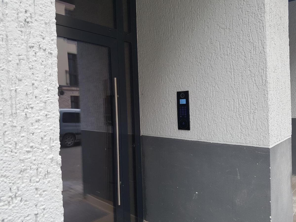 Happy Inn Vip, Self Check-In-24X7, A-C, Parking-In-The-Underground-Garage Βίλνιους Εξωτερικό φωτογραφία